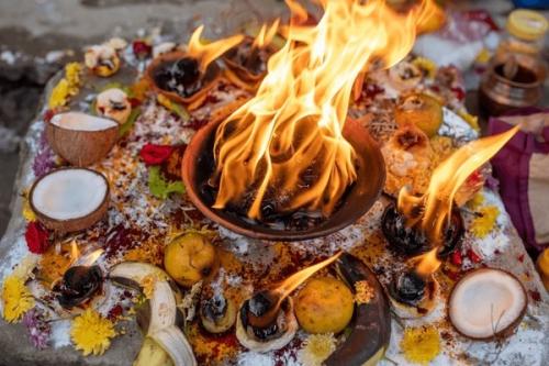 Préparer un pooja védique